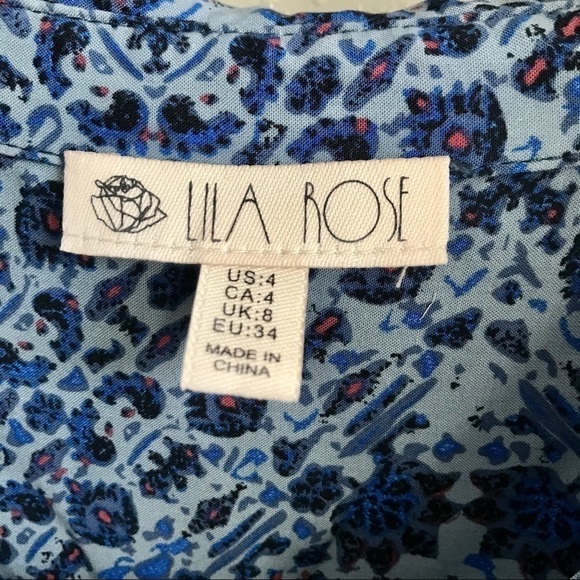 3/$20 Lila Rose Blue Patterned Long Sleeve Tunic Top - Picture 4 of 6